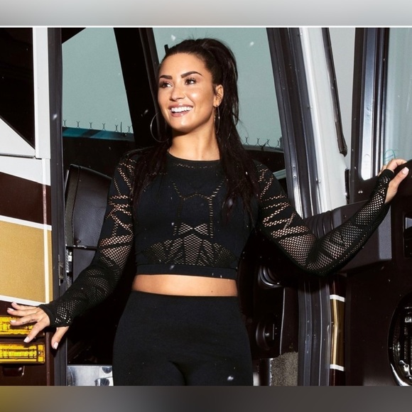 Demi Lovato Fabletics Collab Crop Top - Picture 1 of 10